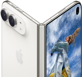 iPhone Duo, semiabierto como un libro con mecanismo de bisagra en el centro, parte posterior a la izquierda tiene el logo de Apple y dos cámaras, la pantalla exterior a la derecha muestra la foto de una persona rubia
